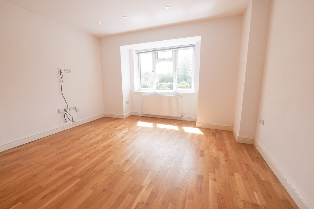 Flat Granville Road in Greater London