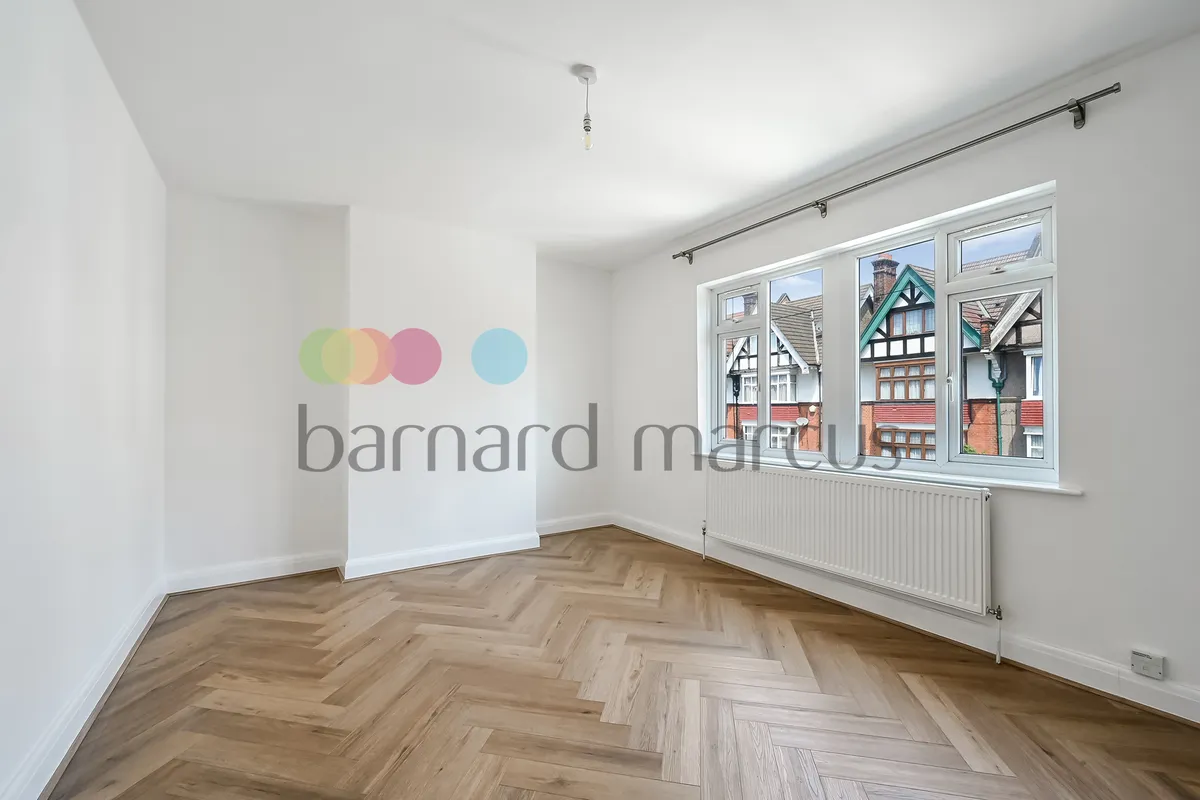 Flat Albert Road in Greater London