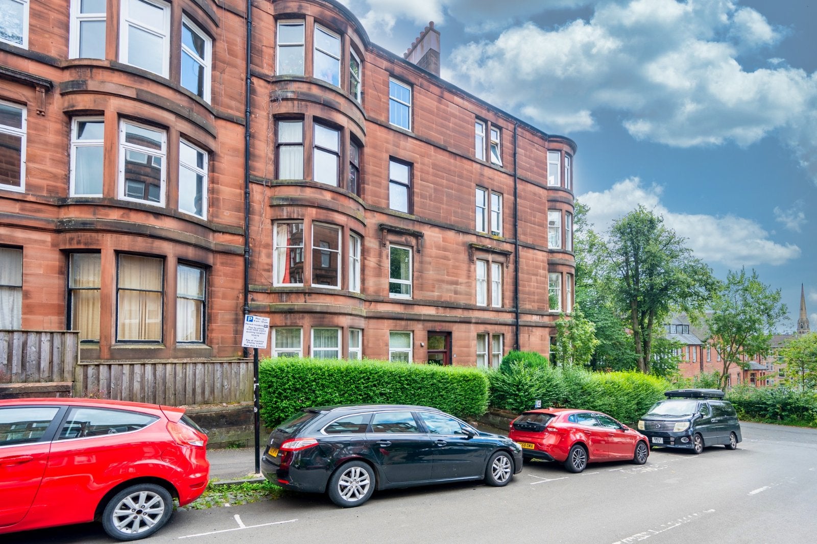 Flat Yarrow Gardens in Glasgow