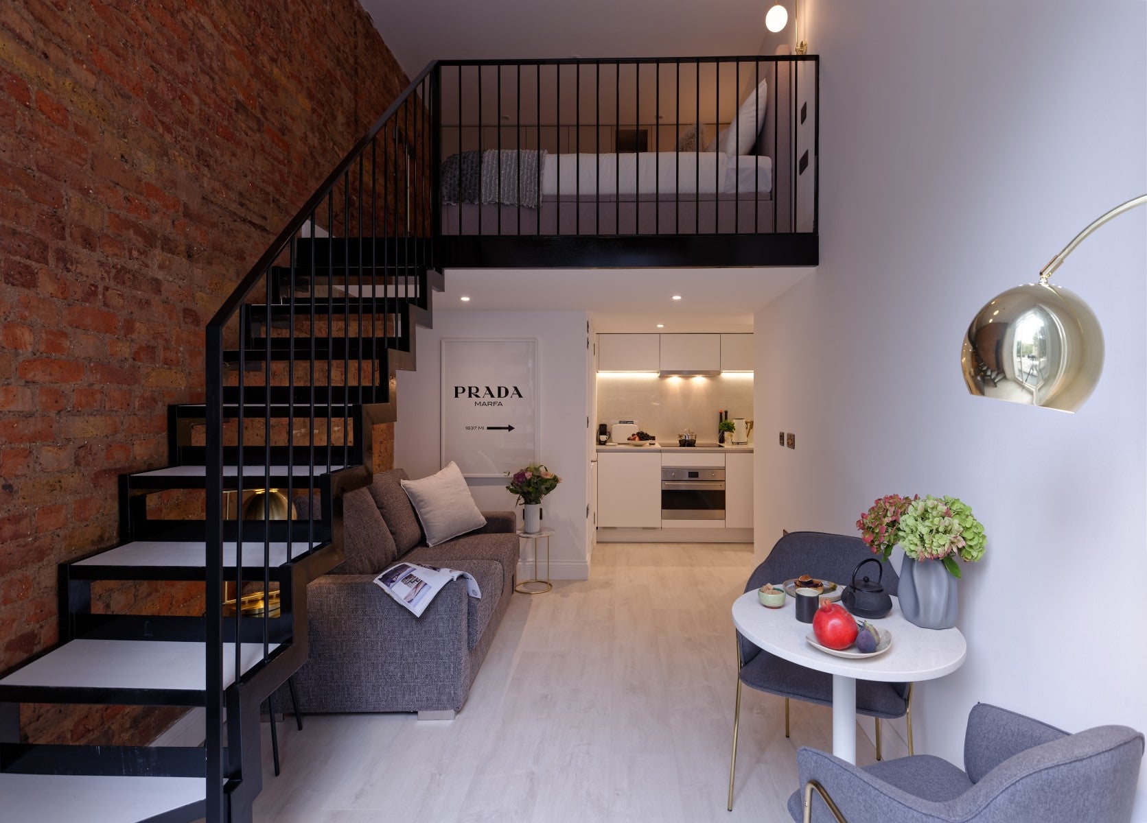 Flat Linden Gardens in Greater London