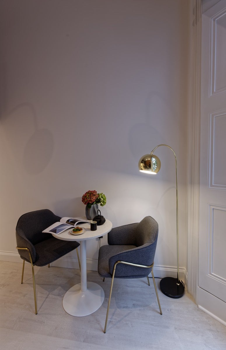 Flat Linden Gardens in Greater London
