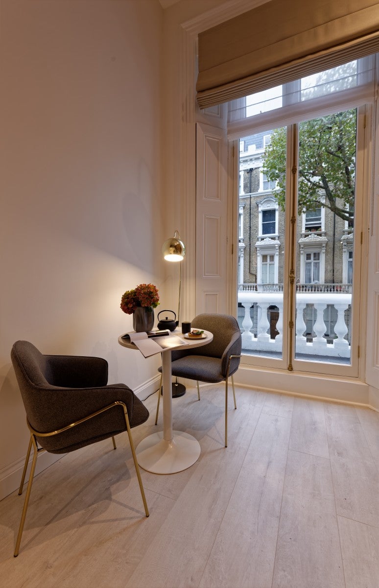 Flat Linden Gardens in Greater London