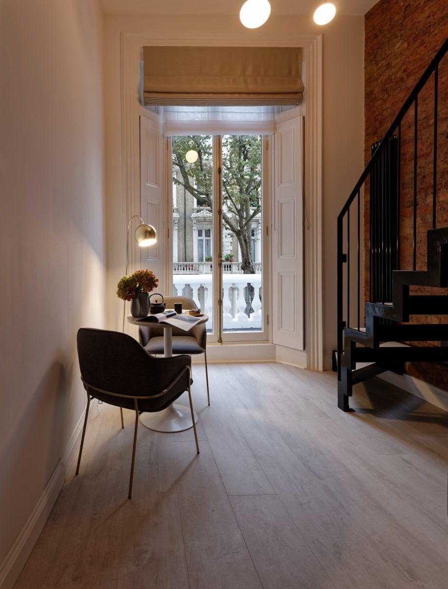 Flat Linden Gardens in Greater London