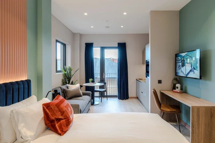Flat North Row in Milton Keynes