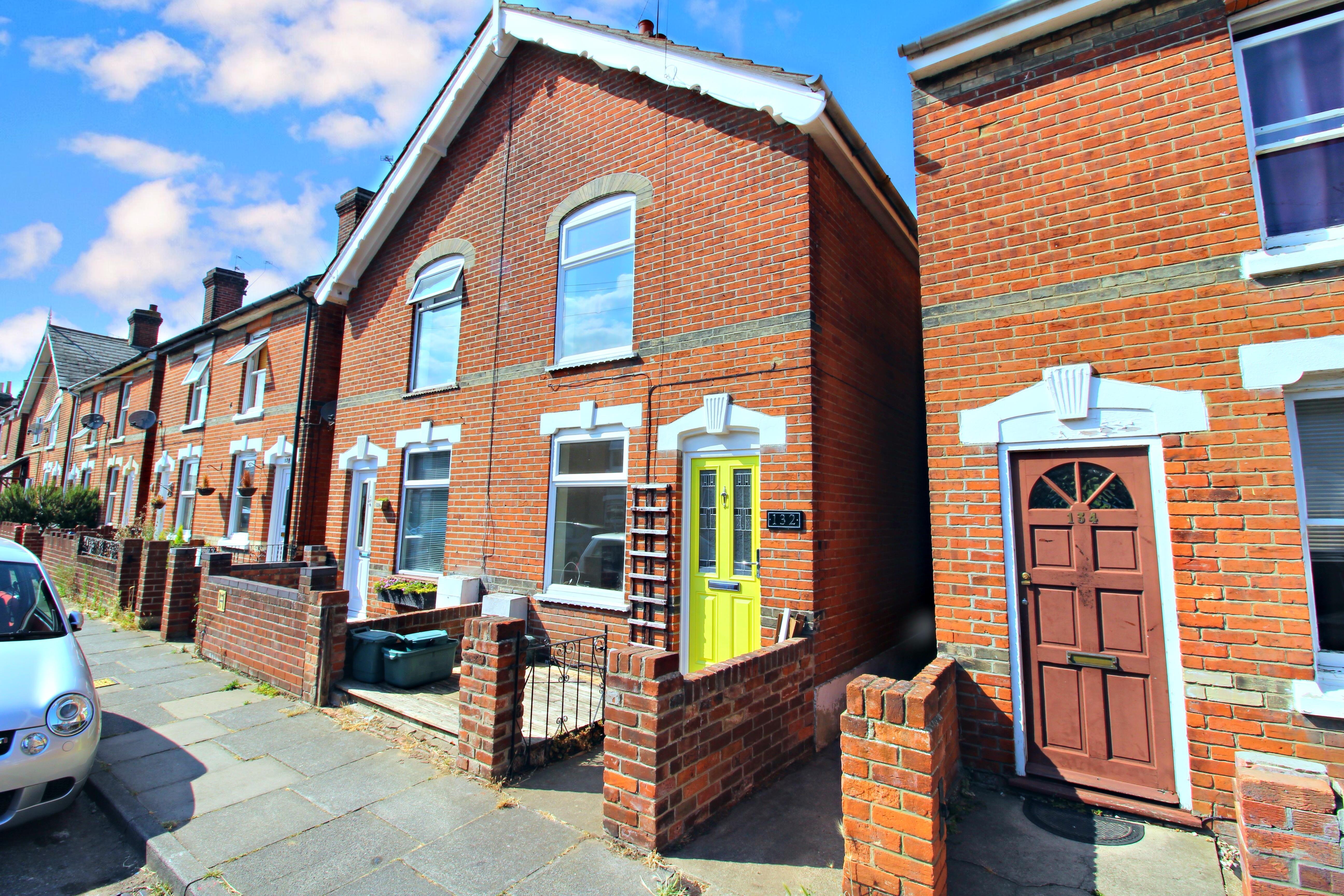 Flat Canterbury Road in Colchester
