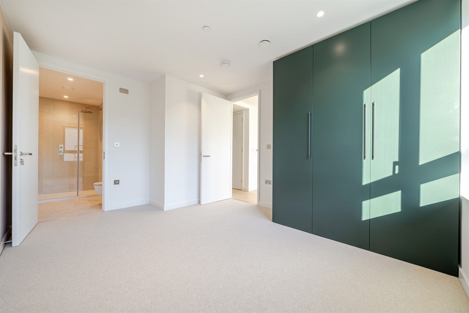 Flat Pilot Walk in Greater London