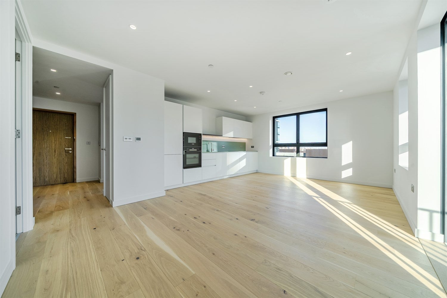 Flat Pilot Walk in Greater London