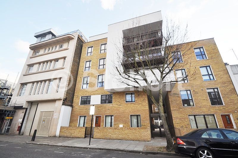 Flat Sussex Way in Greater London