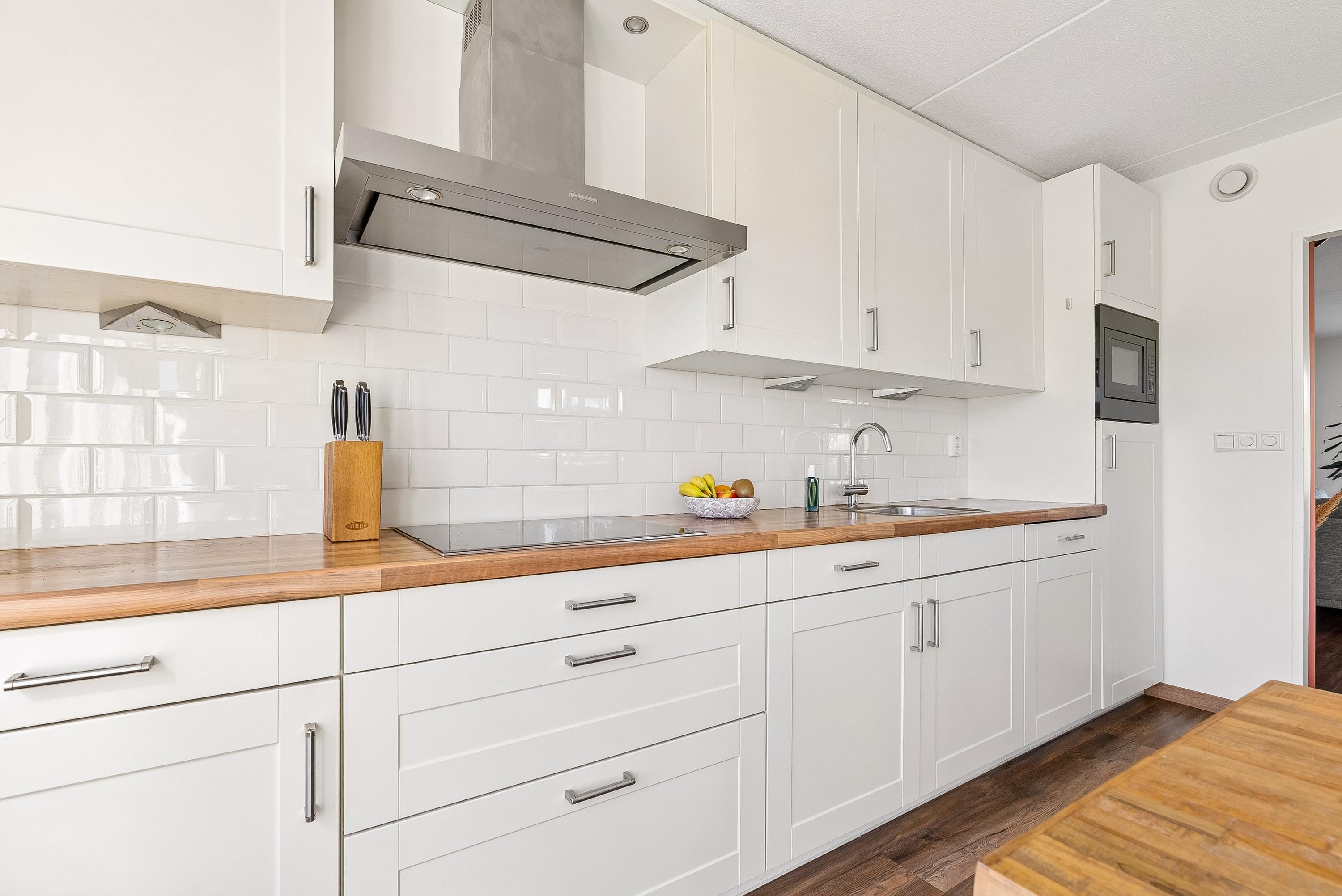 Twee-onder-één-kap te koop: Leendert Valstarstraat 19, Almere