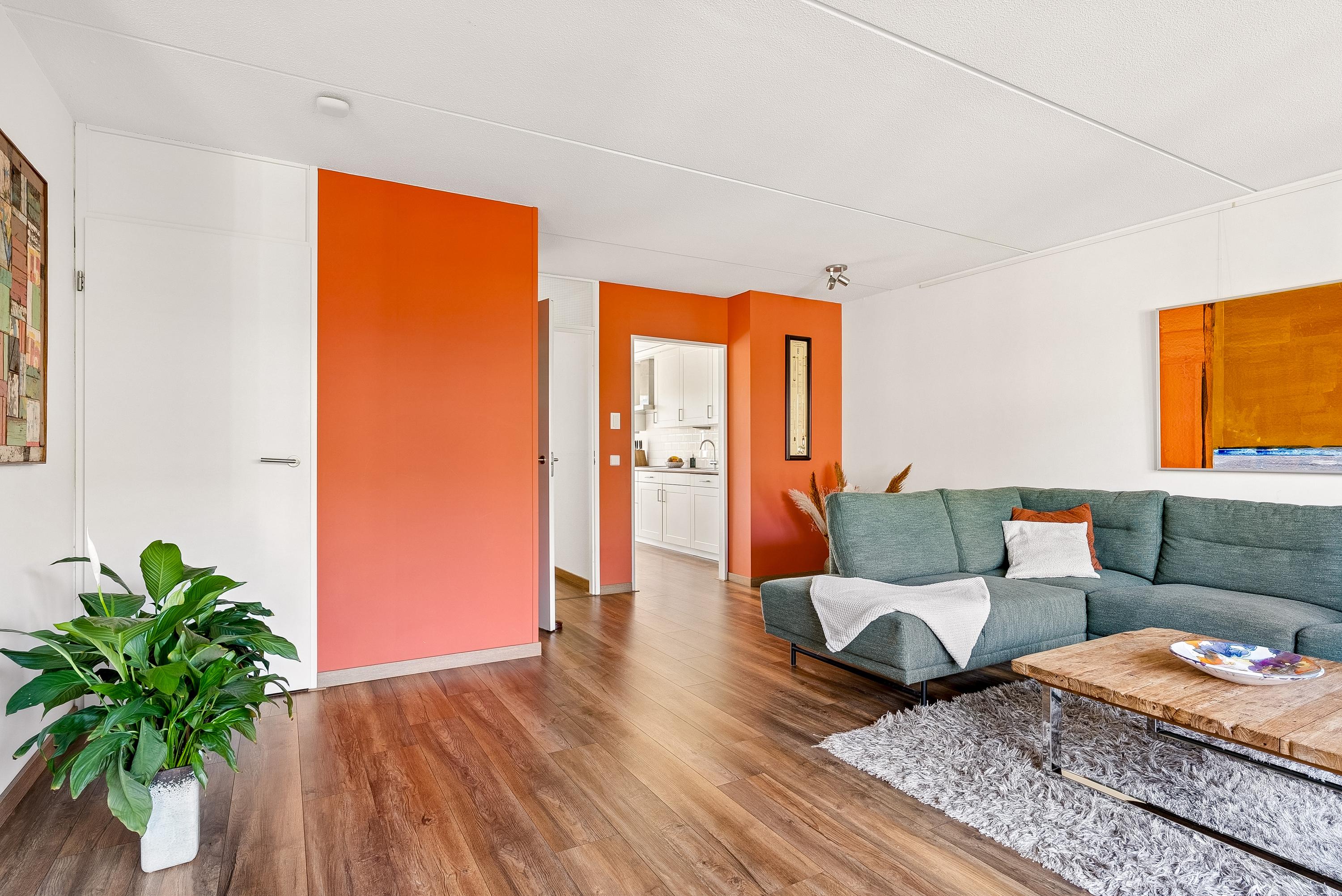 Twee-onder-één-kap te koop: Leendert Valstarstraat 19, Almere