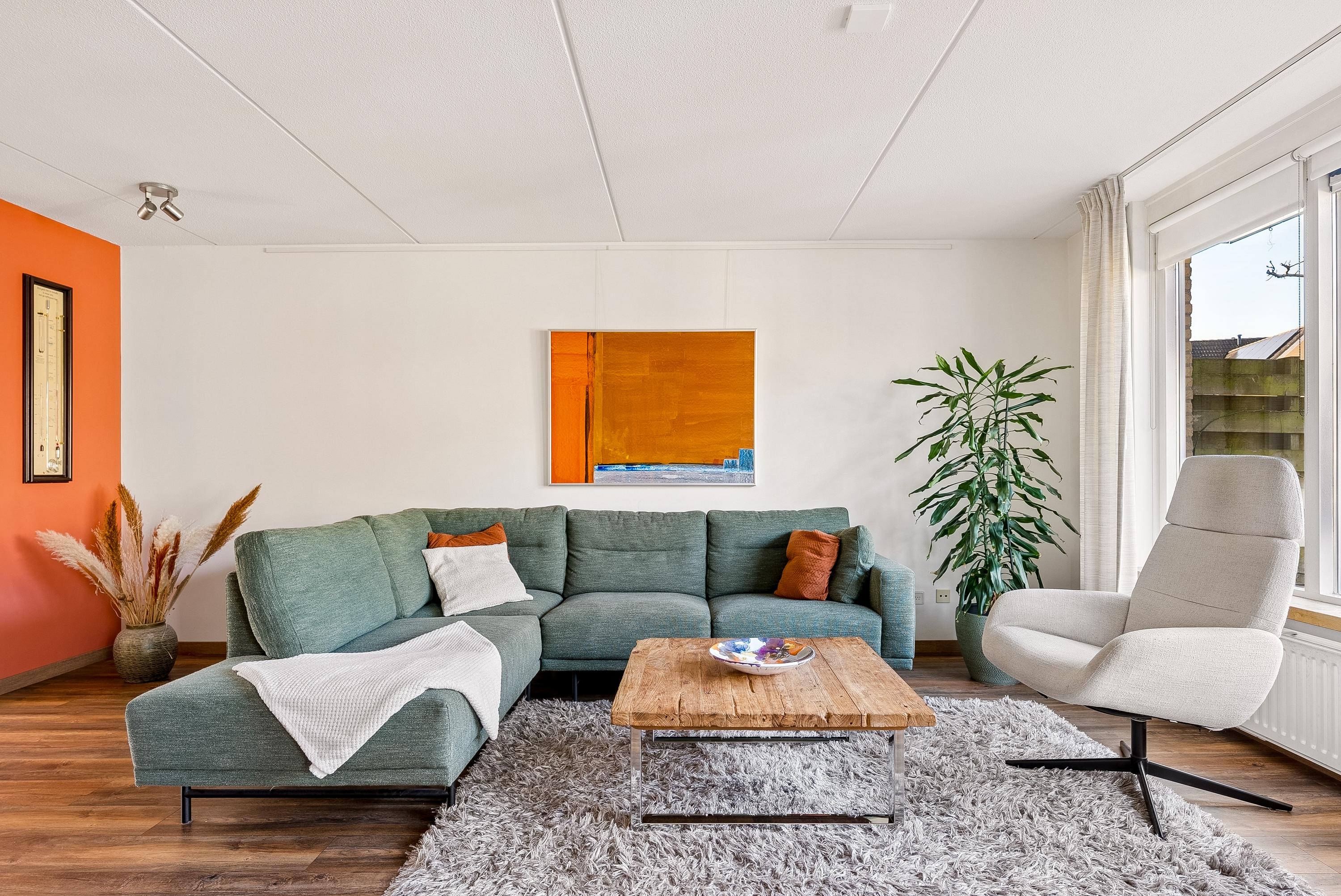 Twee-onder-één-kap te koop: Leendert Valstarstraat 19, Almere