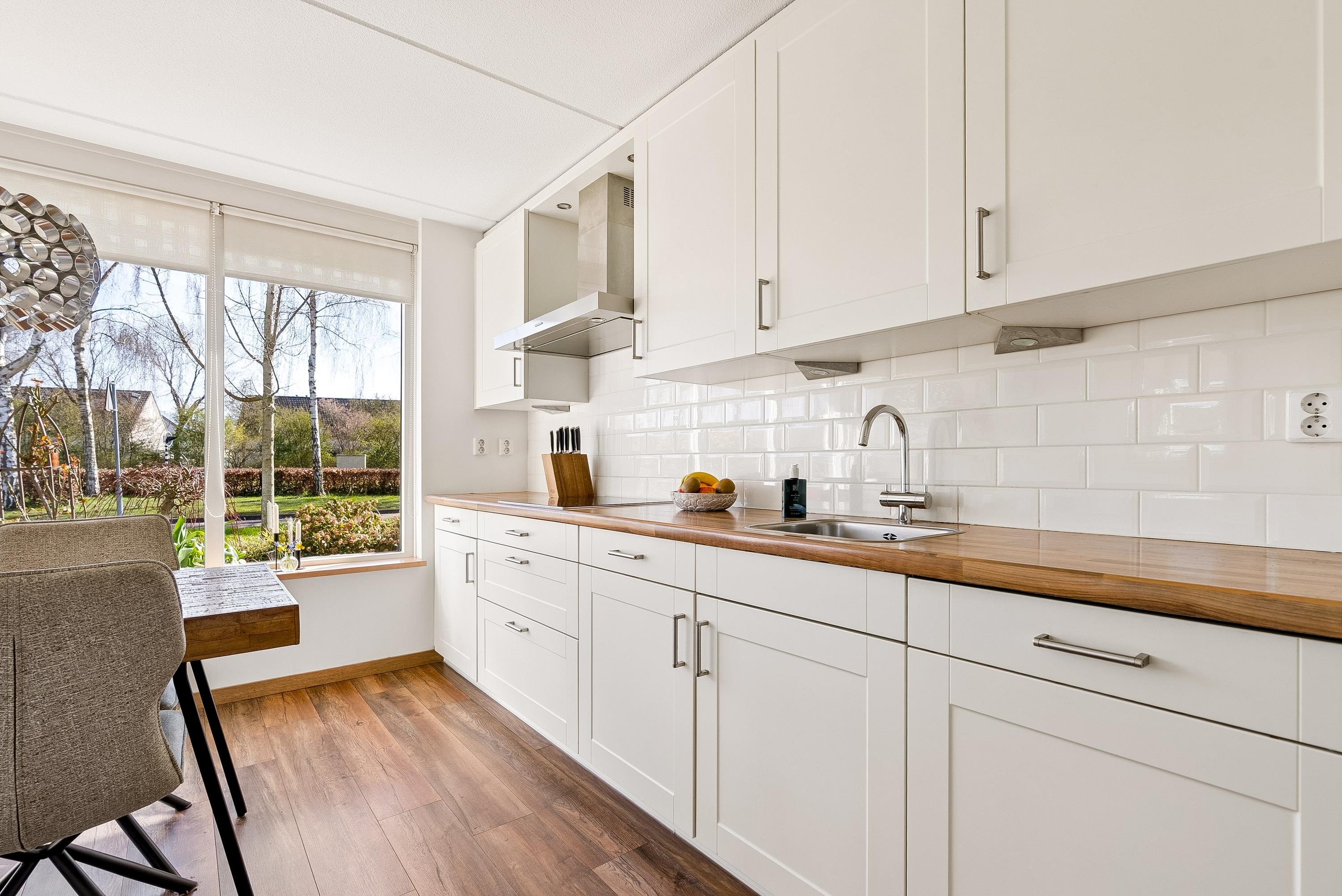 Twee-onder-één-kap te koop: Leendert Valstarstraat 19, Almere