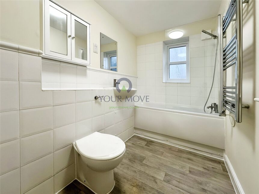 Flat Thyme Close in Greater London