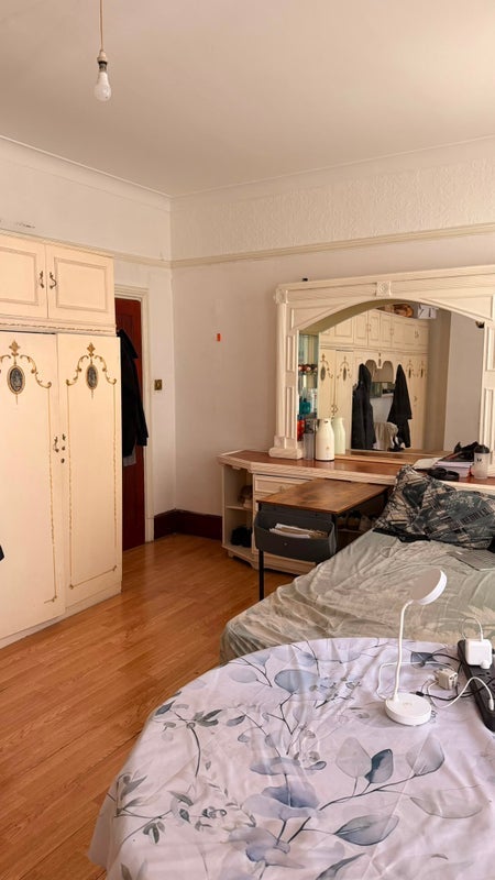Room Lea Bridge Road in Greater London