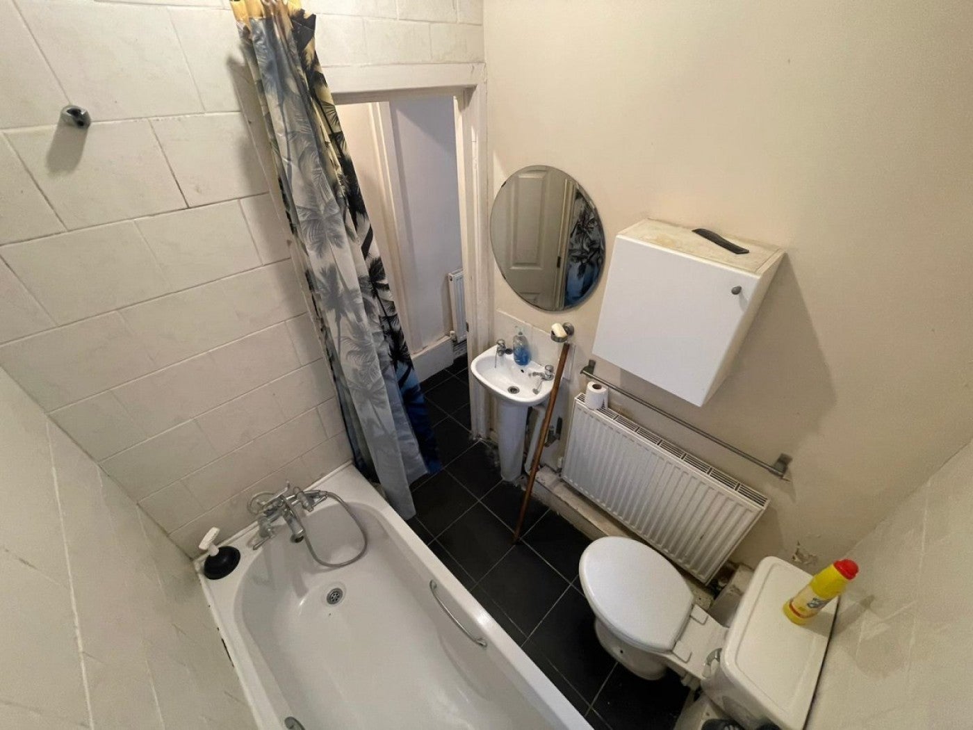 Flat Broughton Avenue in Doncaster