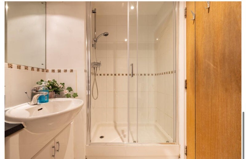 Room Prime Meridian Walk in Greater London
