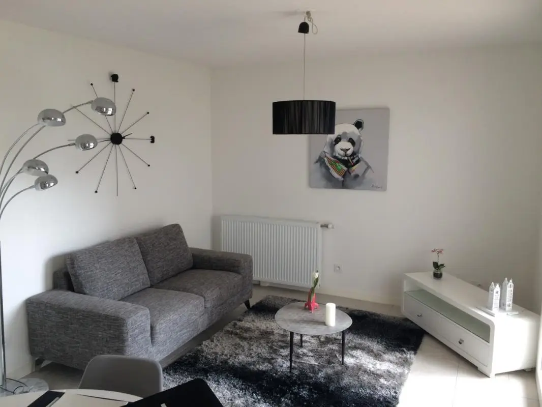Flat Rue Paul Verlaine in Thouaré-sur-Loire