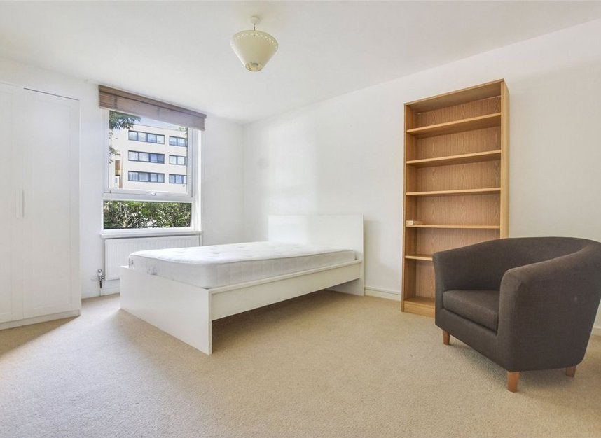 Flat Prince of Wales Road in Greater London