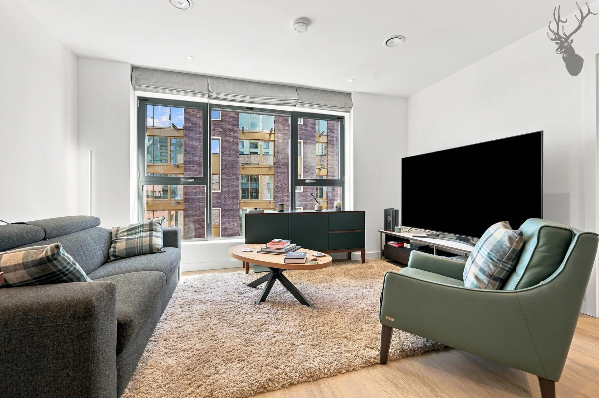 Flat Court Yard in Greater London