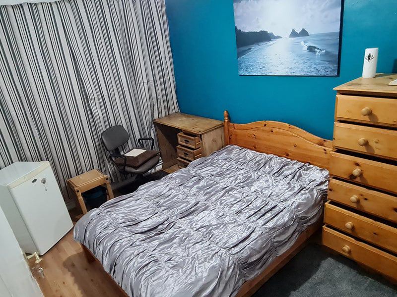 Room Tildesley Road in Greater London