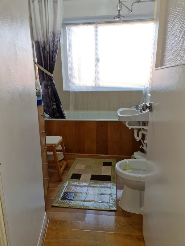 Room Tildesley Road in Greater London