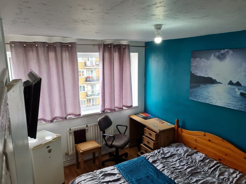 Room Tildesley Road in Greater London