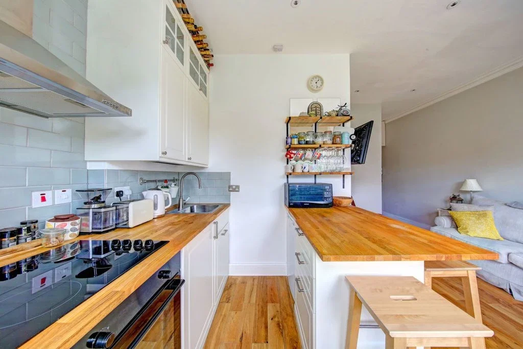 Flat Earlsfield Road in Greater London
