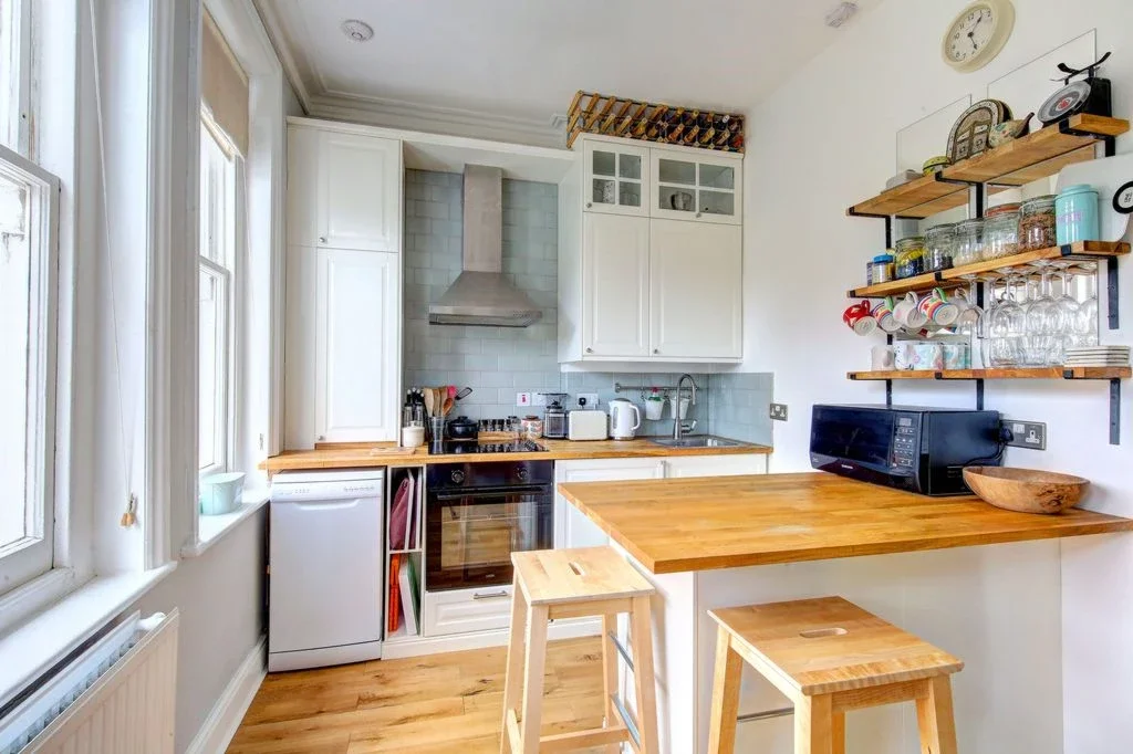 Flat Earlsfield Road in Greater London