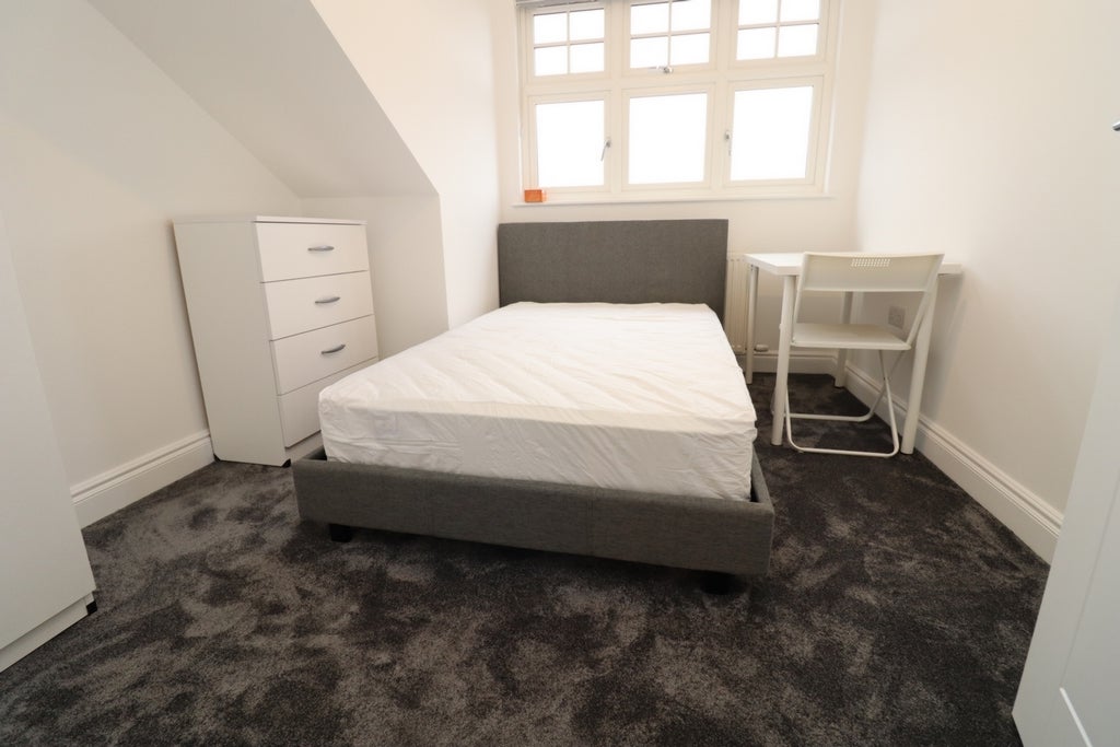 Room Globe Road in Greater London