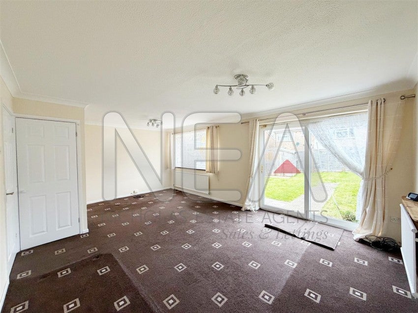 House Quantock Avenue in Reading
