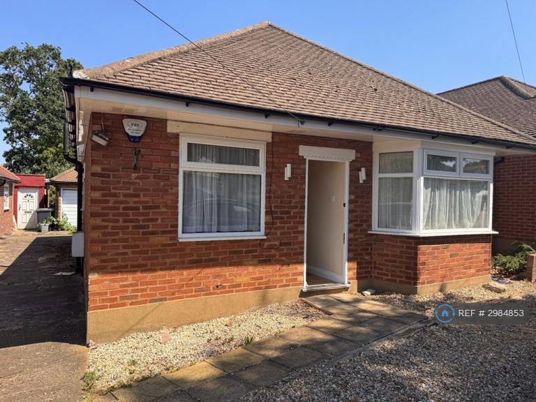 House Elmfield Road in Hertsmere