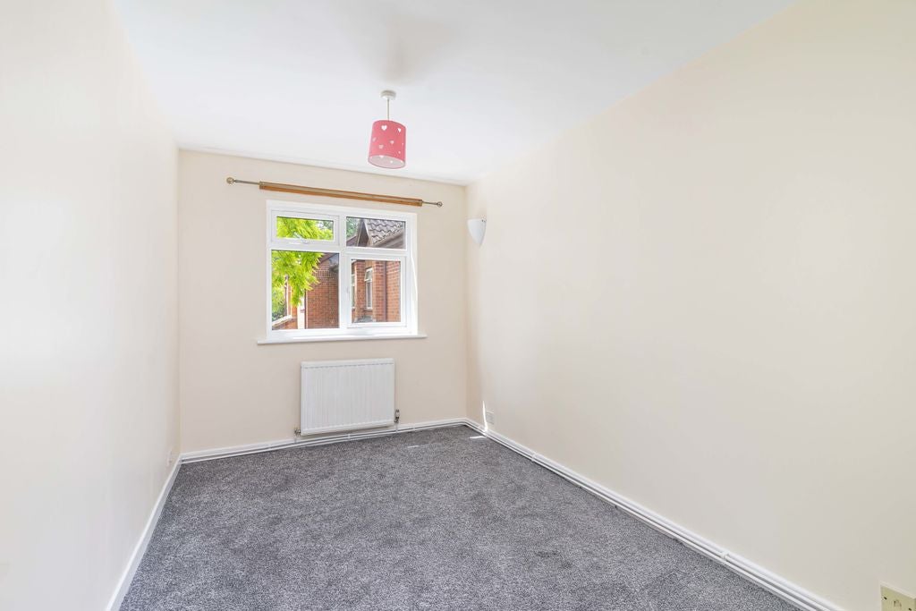 Flat Fernleigh Close in Greater London