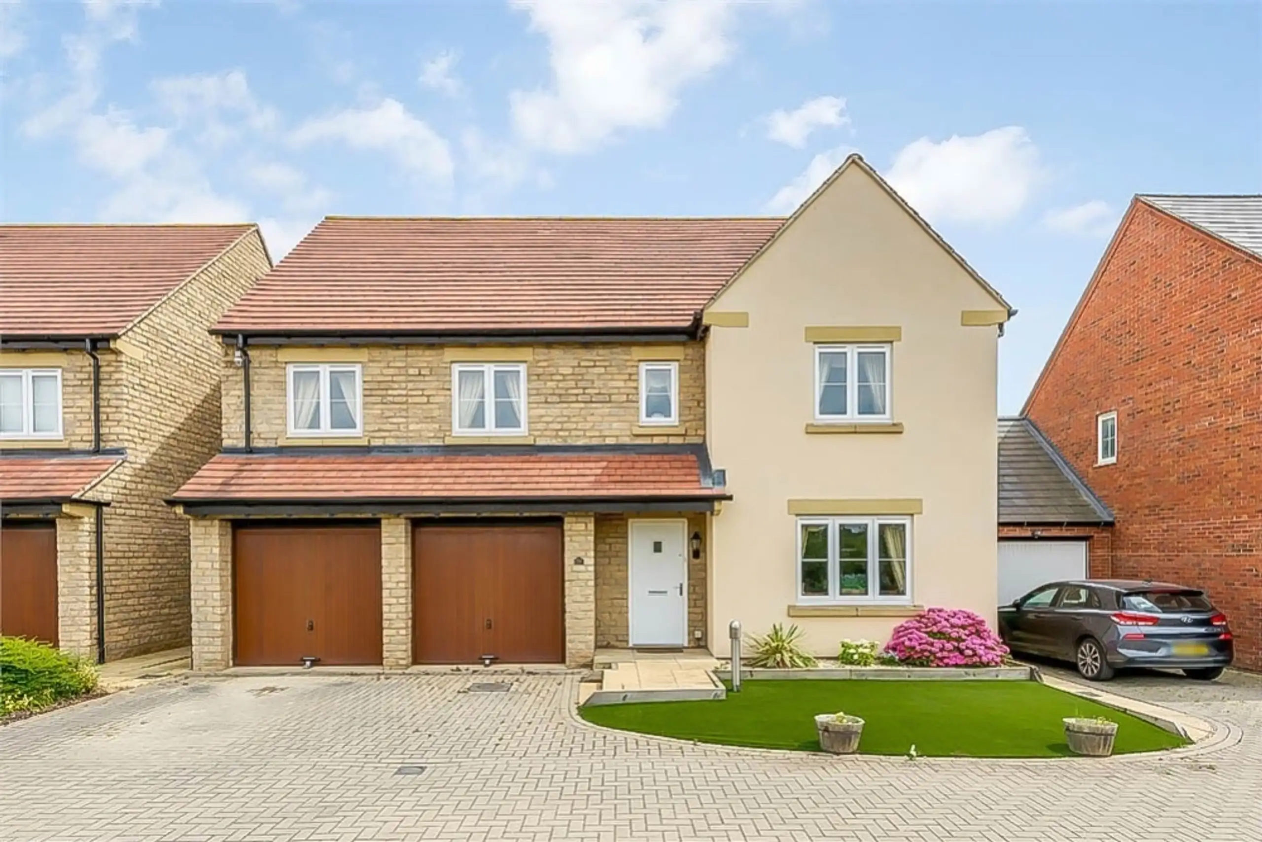 House Kempton Close in Cherwell District