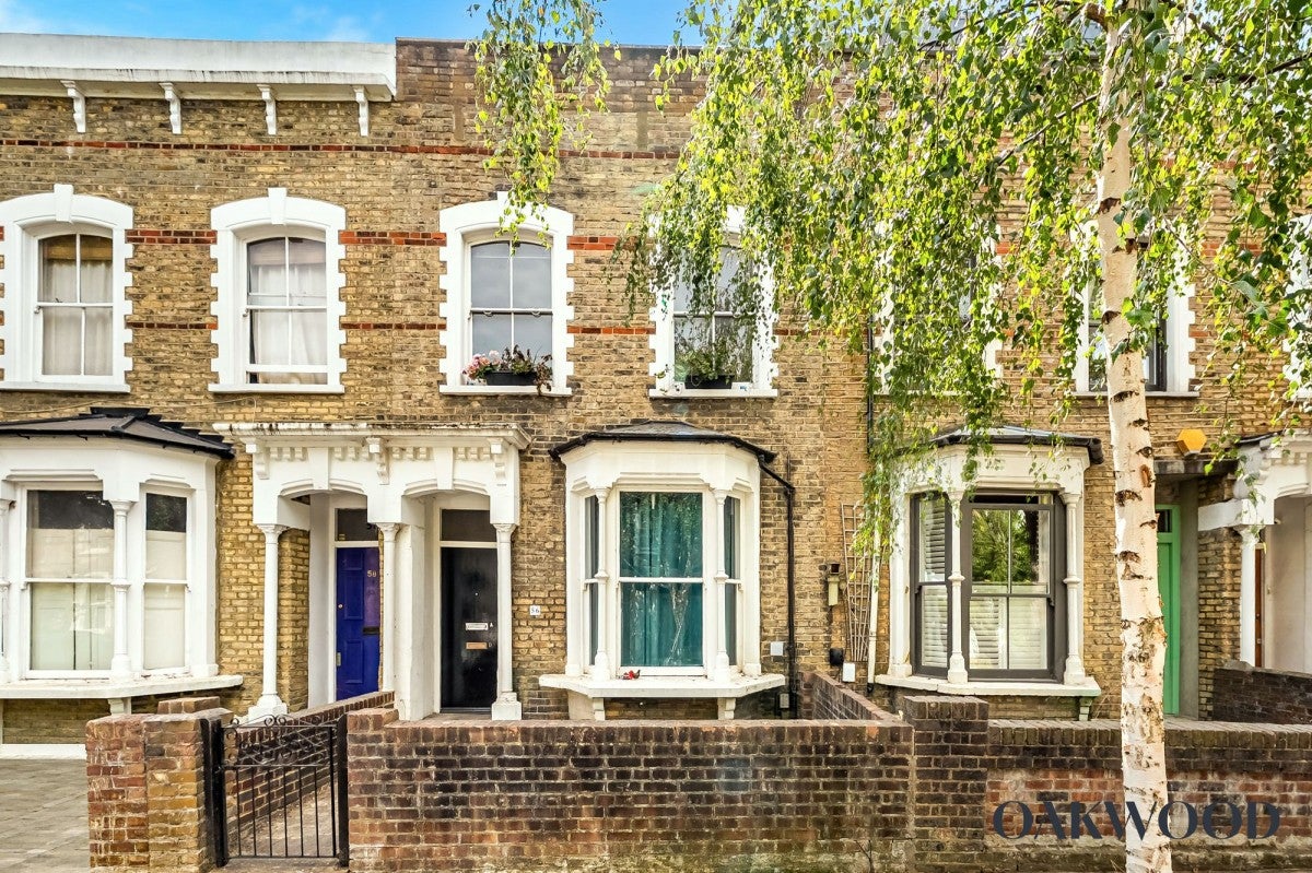 Flat Sydner Road in Greater London