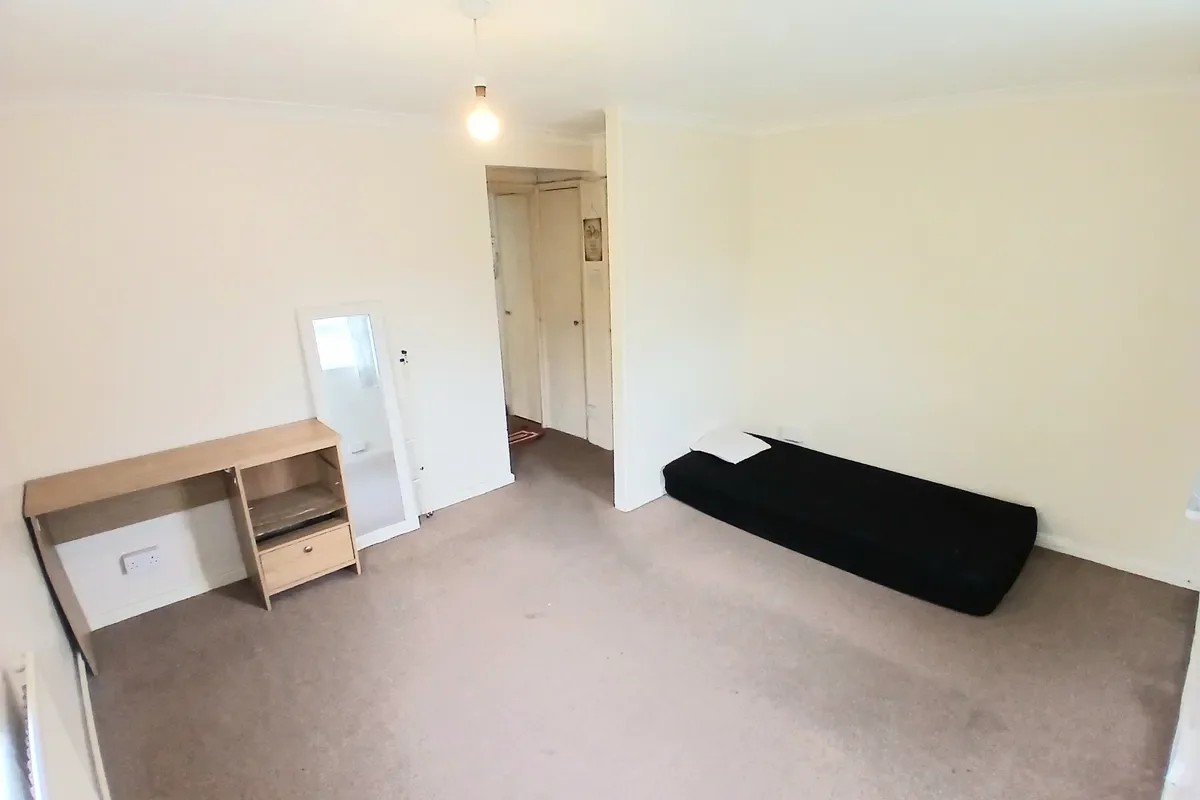 Flat Inskip Crescent in Stevenage
