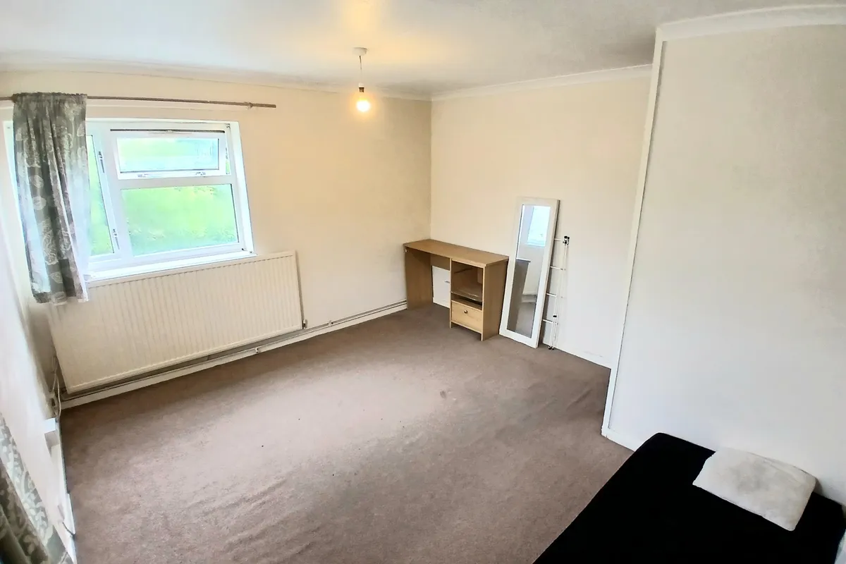 Flat Inskip Crescent in Stevenage