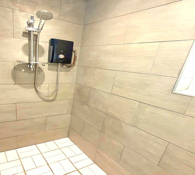 Room Chatsworth Road in Poole
