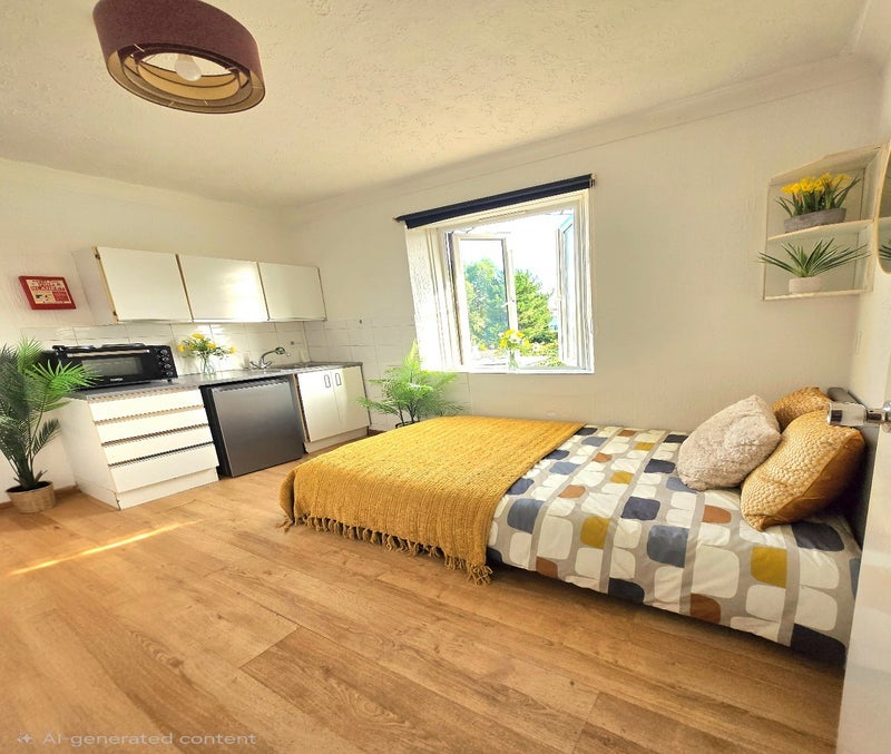 Flat Chatsworth Road in Poole
