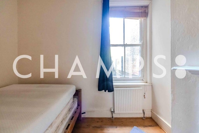 Room Stanlake Road in Greater London