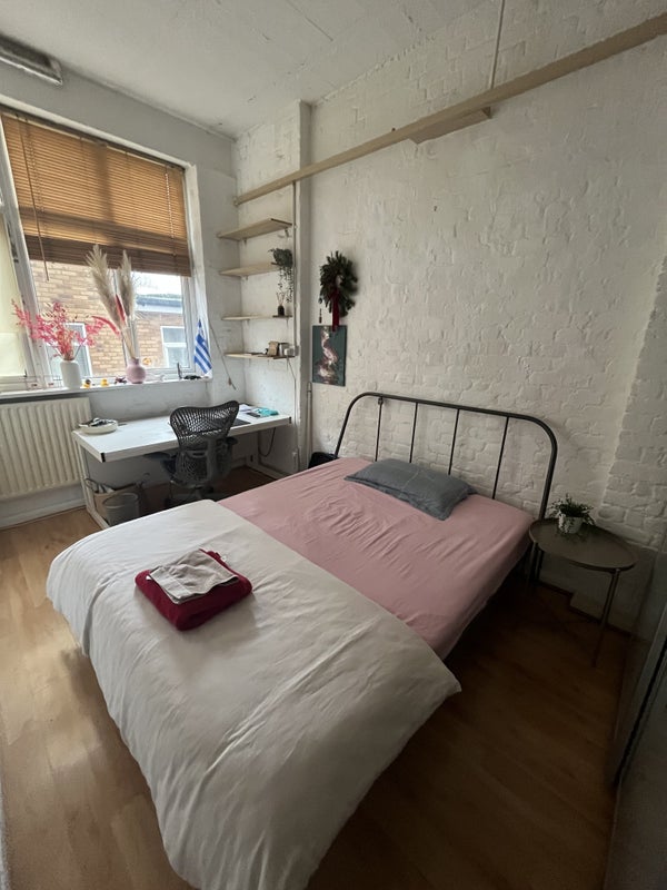 Room Bathurst Square in Greater London