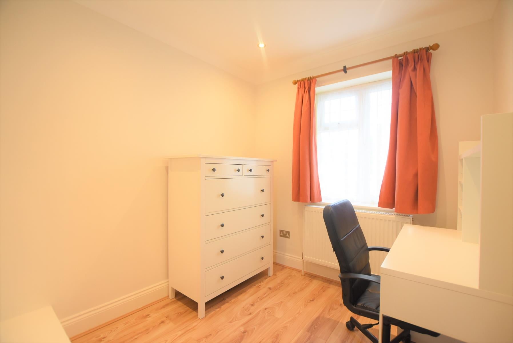 House Linkside in Greater London