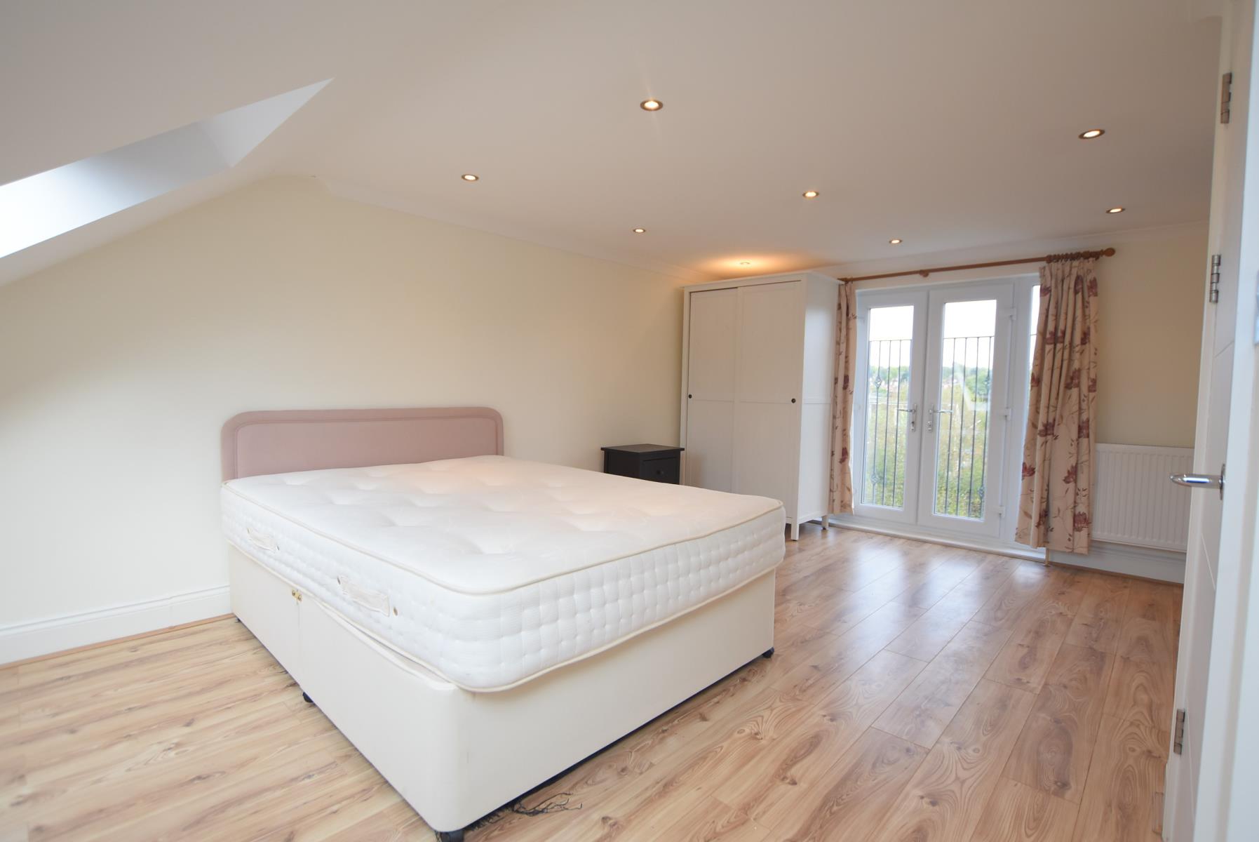 House Linkside in Greater London