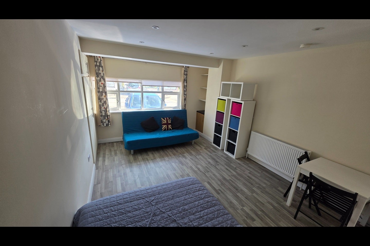 Flat Lee Road in Greater London