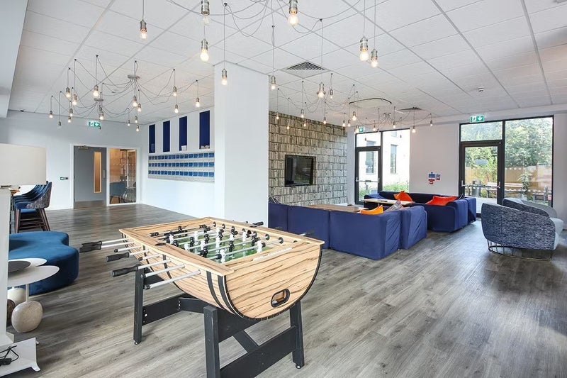 Flat Mercy Terrace in Greater London