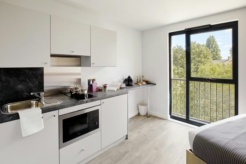 Flat Mercy Terrace in Greater London