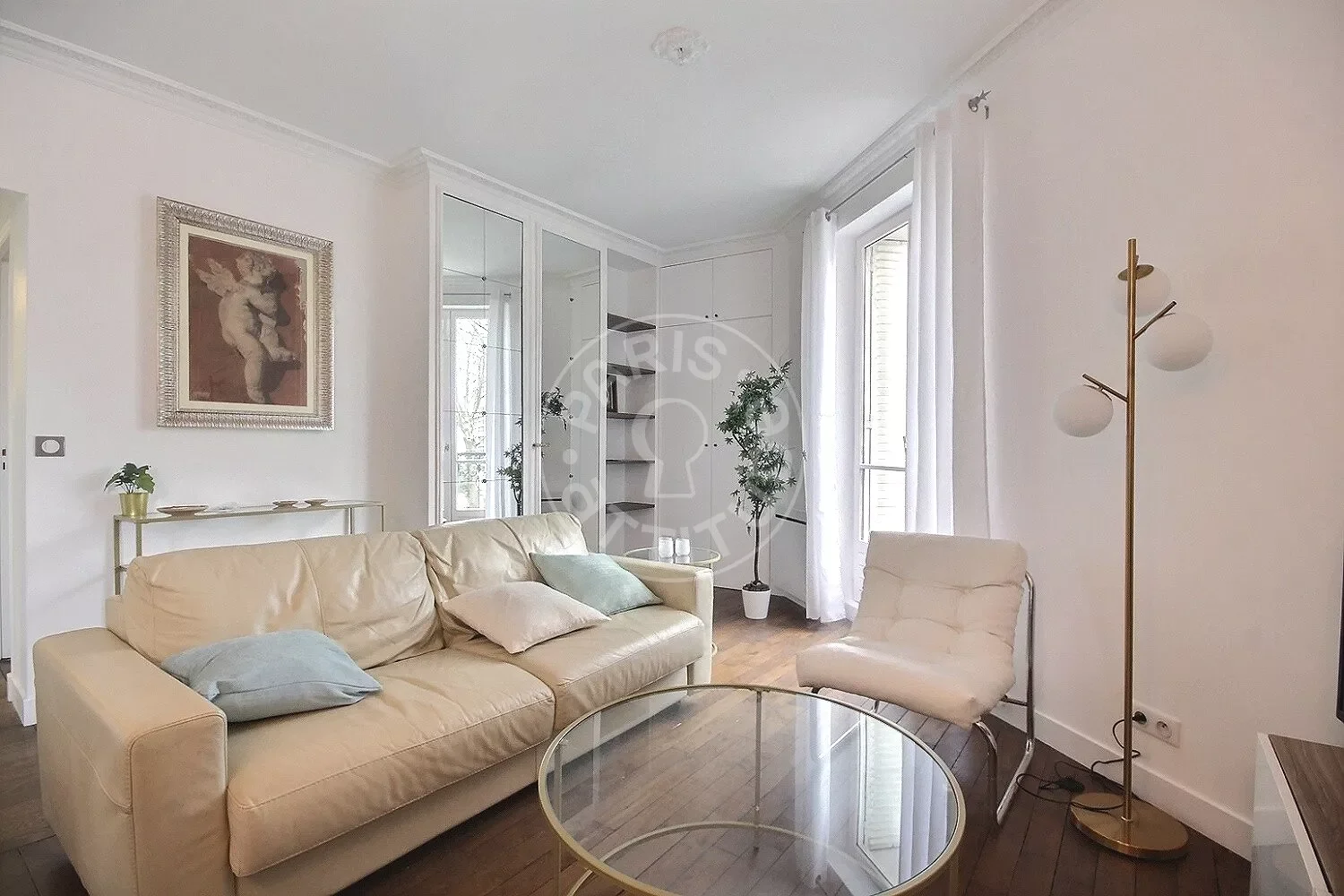 Flat Rue Hallé in Paris