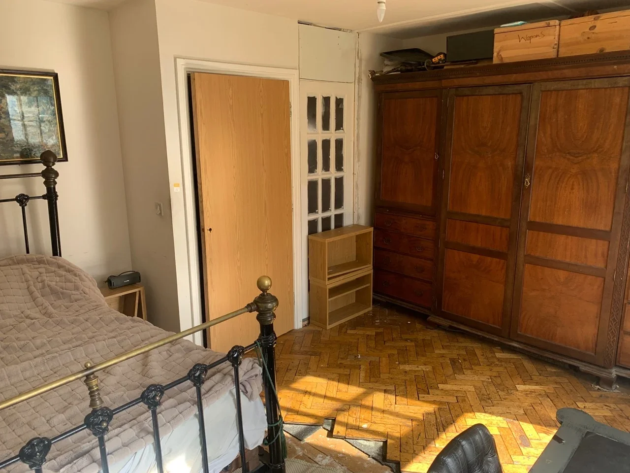 Room Coates Lane in High Wycombe