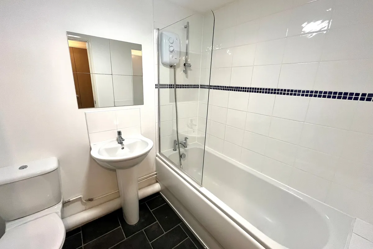 Flat Short Stairs in Nottingham