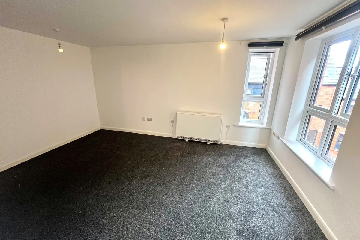 Flat Short Stairs in Nottingham