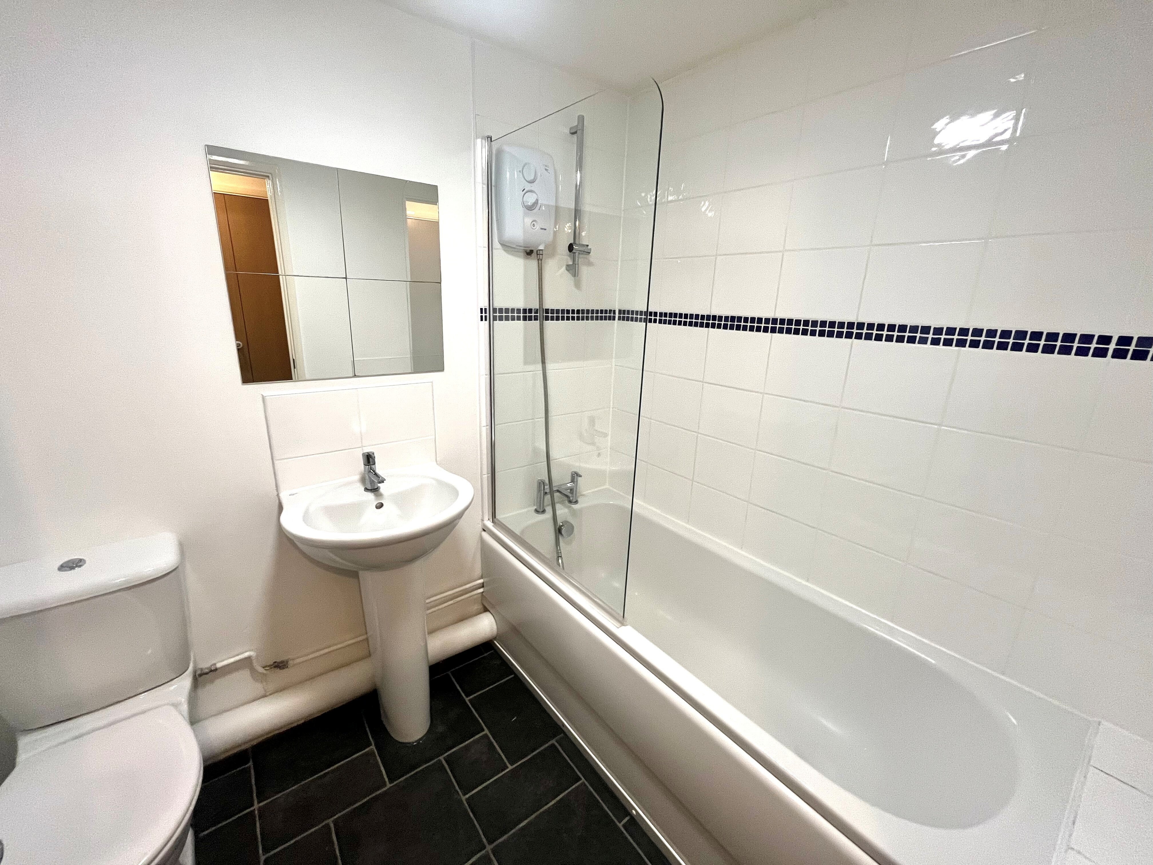 Flat Short Stairs in Nottingham